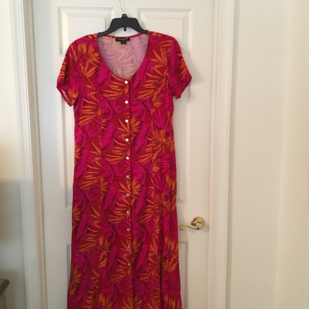 Woman’s Maxie dress shades of red